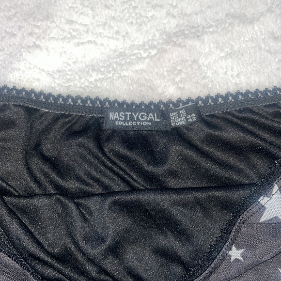 Nasty gal skirt,US size 12 UK size 16. - Picture 2 of 2